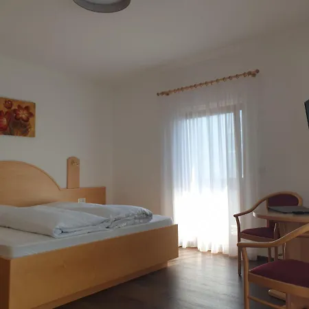 Hotel Garni Herz 3*