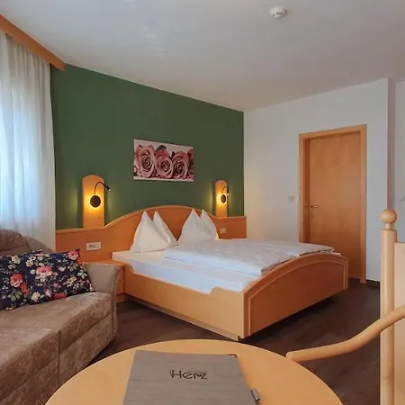 Garni Herz Hotel 3*