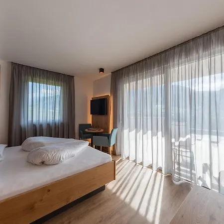 Hotel Garni Herz 3*