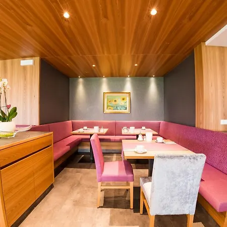 Hotel Garni Herz Tirolo