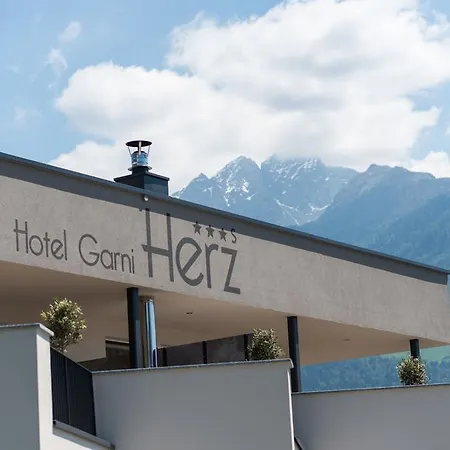 Hotel Garni Herz 3*
