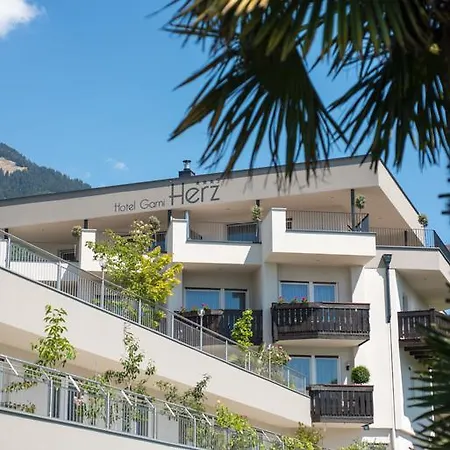 Hotel Garni Herz Tirolo
